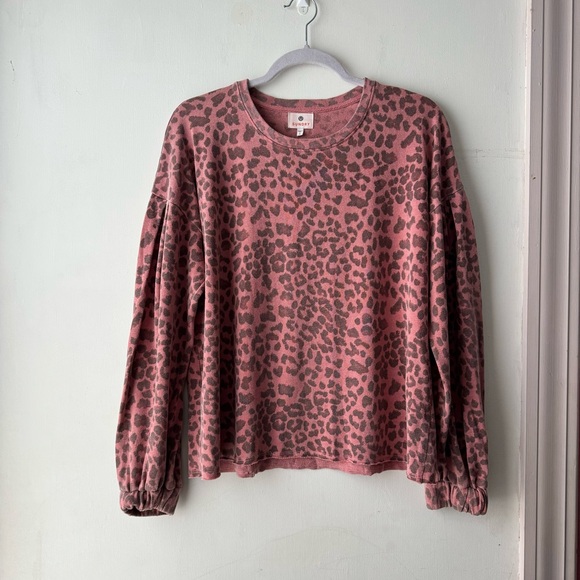 Sundry | Evereve Oversized Muted Pink Leopard Sweatshirt - Picture 2 of 10